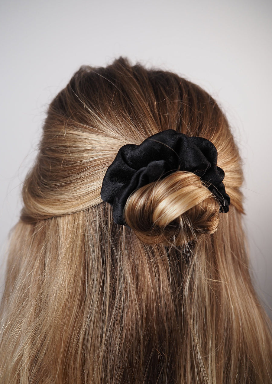 Mini šilkinių plaukų gumyčių rinkinys - gesintos rožės ir matinės juodos spalvos